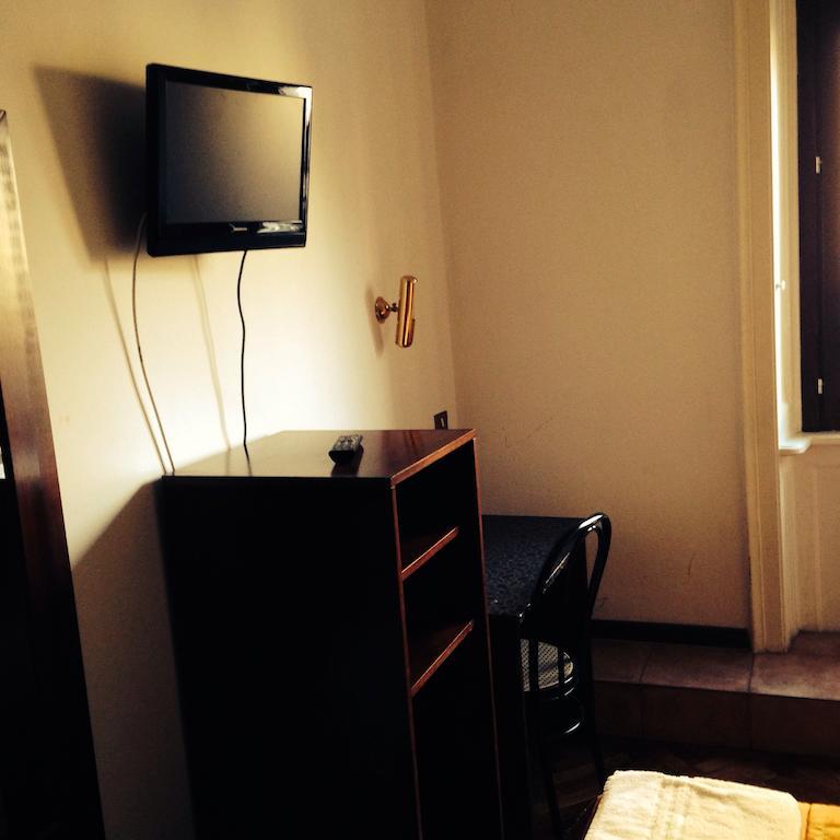 Hotel Medea Milán Habitación foto