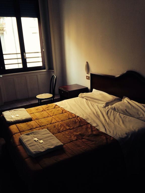 Hotel Medea Milán Habitación foto